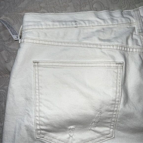 Arizona Juniors 23 Hi-Rise White Denim Cutoff Jean Shorts  4" Inseam NEW - Picture 8 of 12